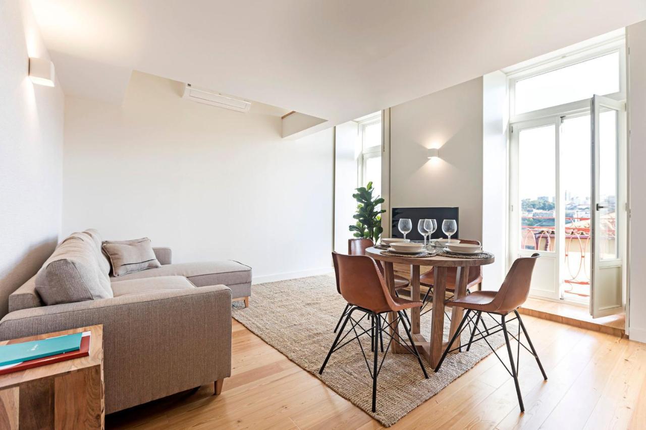 Stunning Duplex Near River By Lovelystay Porto Kültér fotó